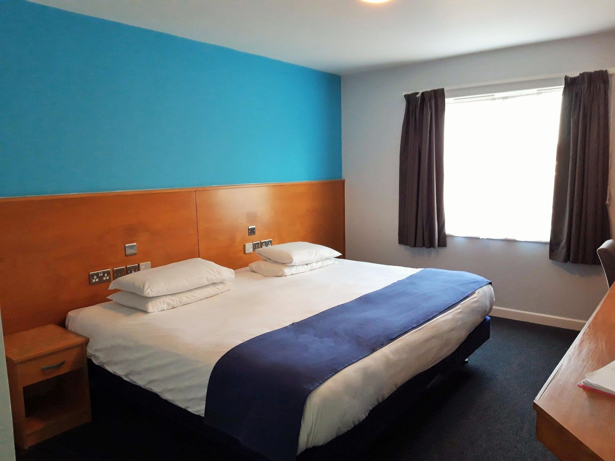 The Olympic Lodge Aylesbury  Extérieur photo