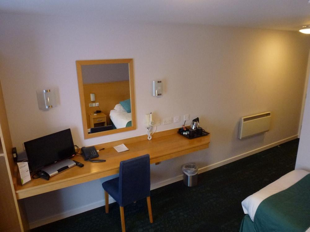 The Olympic Lodge Aylesbury  Extérieur photo