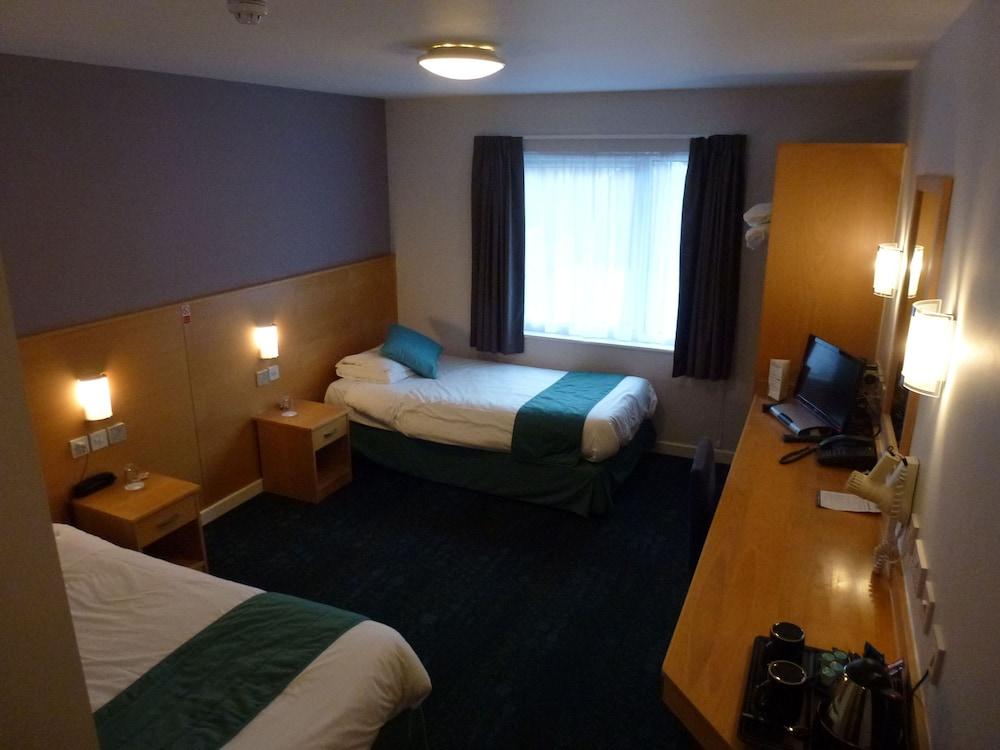 The Olympic Lodge Aylesbury  Extérieur photo
