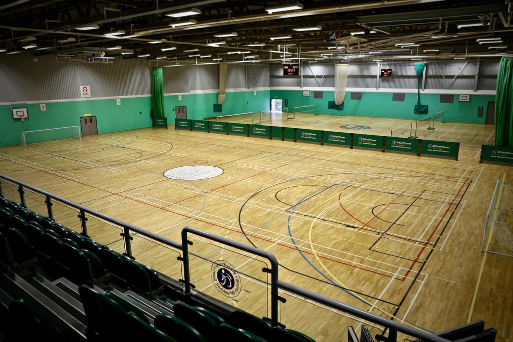 The Olympic Lodge Aylesbury  Extérieur photo
