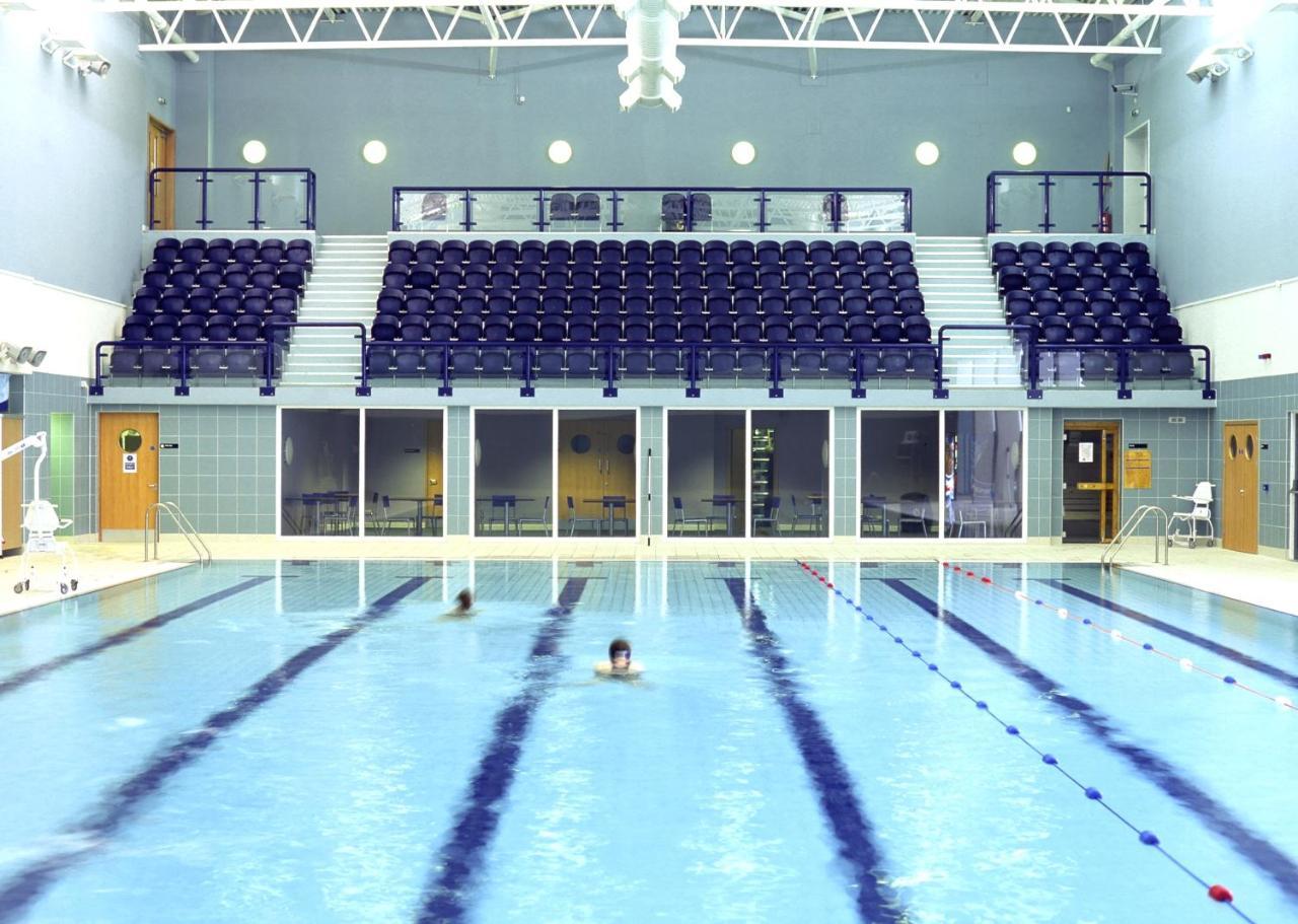 The Olympic Lodge Aylesbury  Extérieur photo